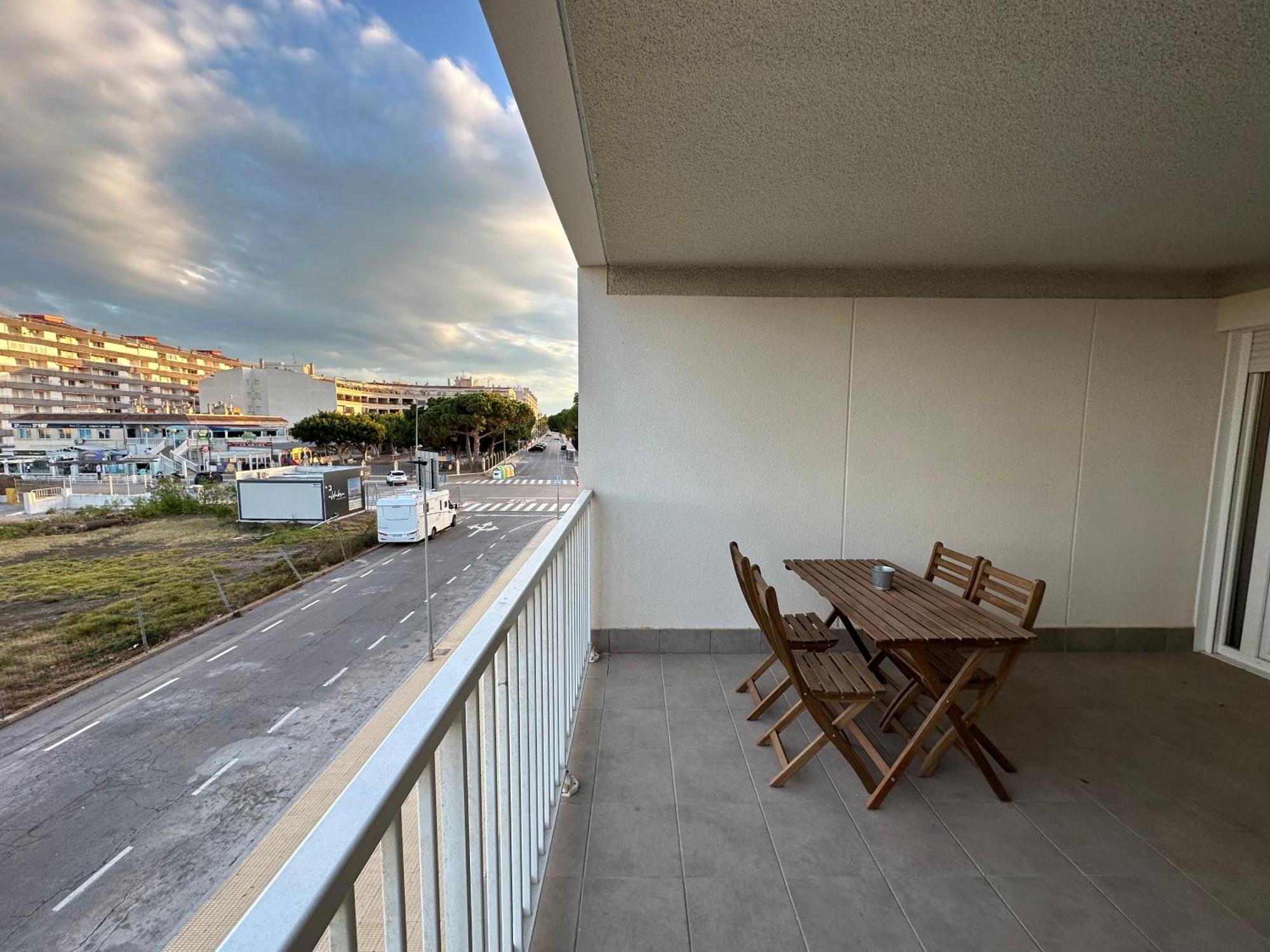 Apartamentos Canet Al Mar. Canet d'En Berenguer Екстер'єр фото